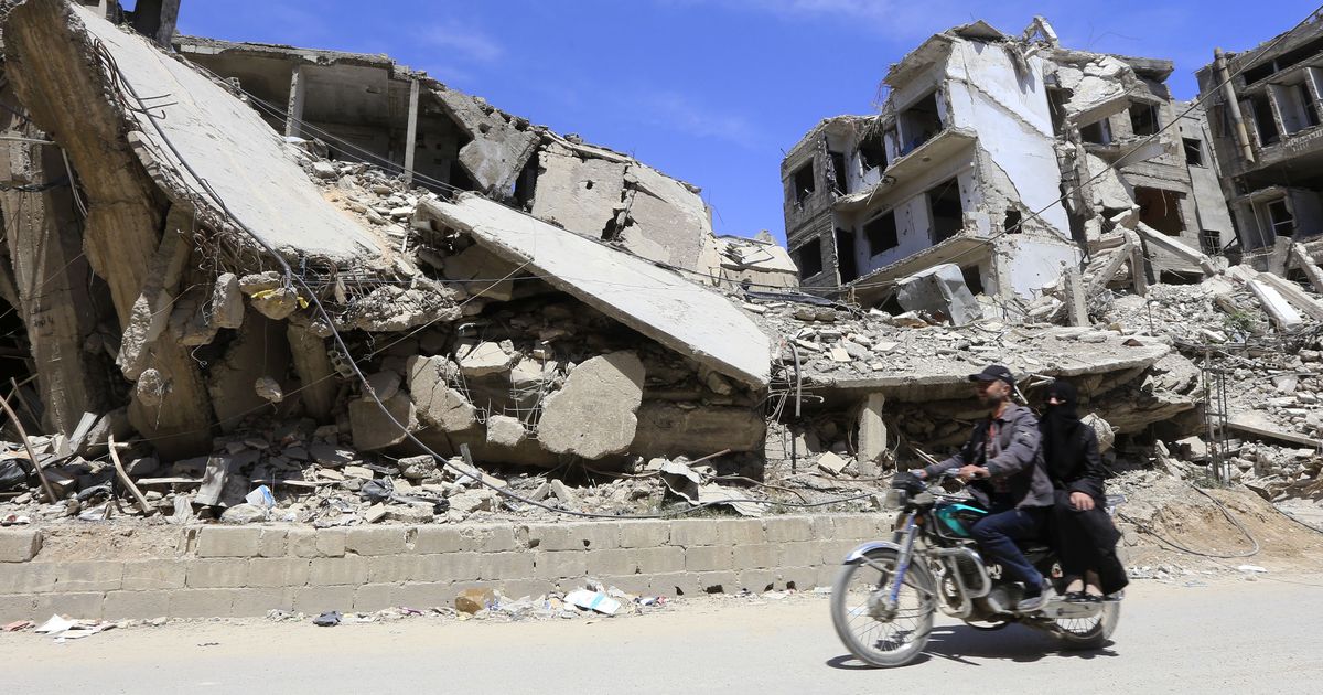 Chemical weapons experts await go ahead to enter Douma