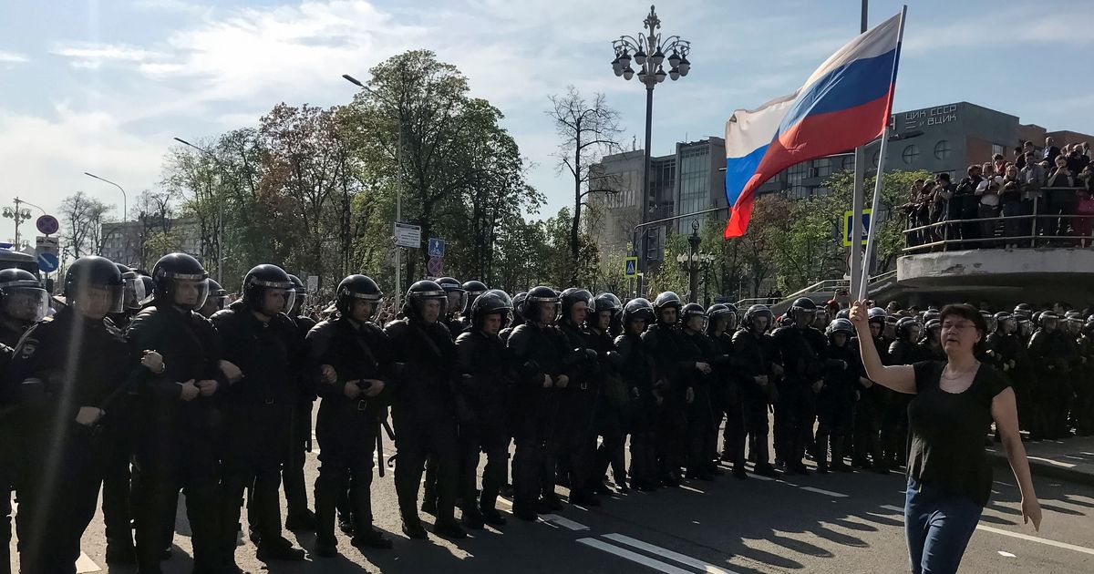 Russia: Opposition leader Alexei Navalny, activists detained ahead of Vladimir Putin’s inauguration