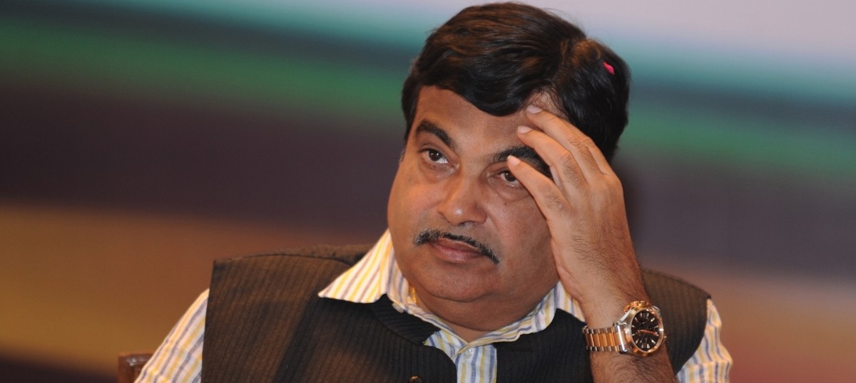 Nitin Gadkari-led delegation meets President, blames LDF for violence in Kerala