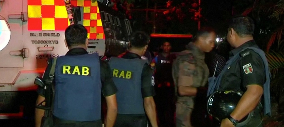 Dhaka shooting: Islamic State claims attack that killed 20, 13 hostages rescued as siege ends