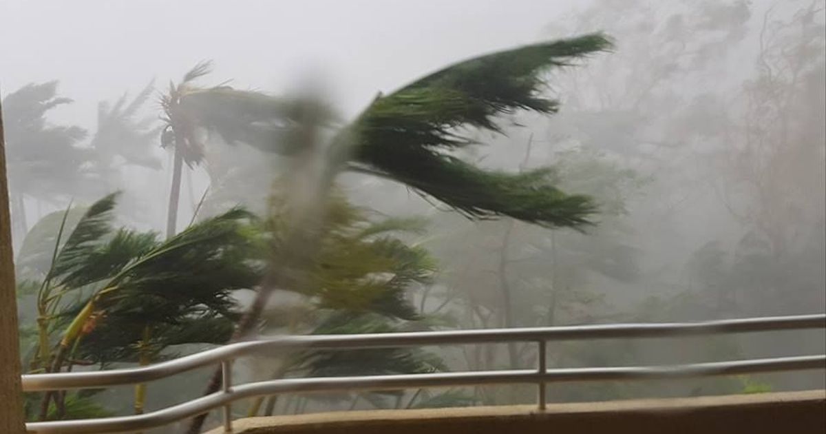 One killed as Cyclone Debbie makes landfall in Australia’s Queensland