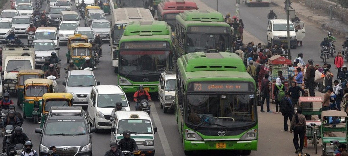 25 lakh cars sold in India every year despite only 24 lakh people declaring income over Rs 10 lakh