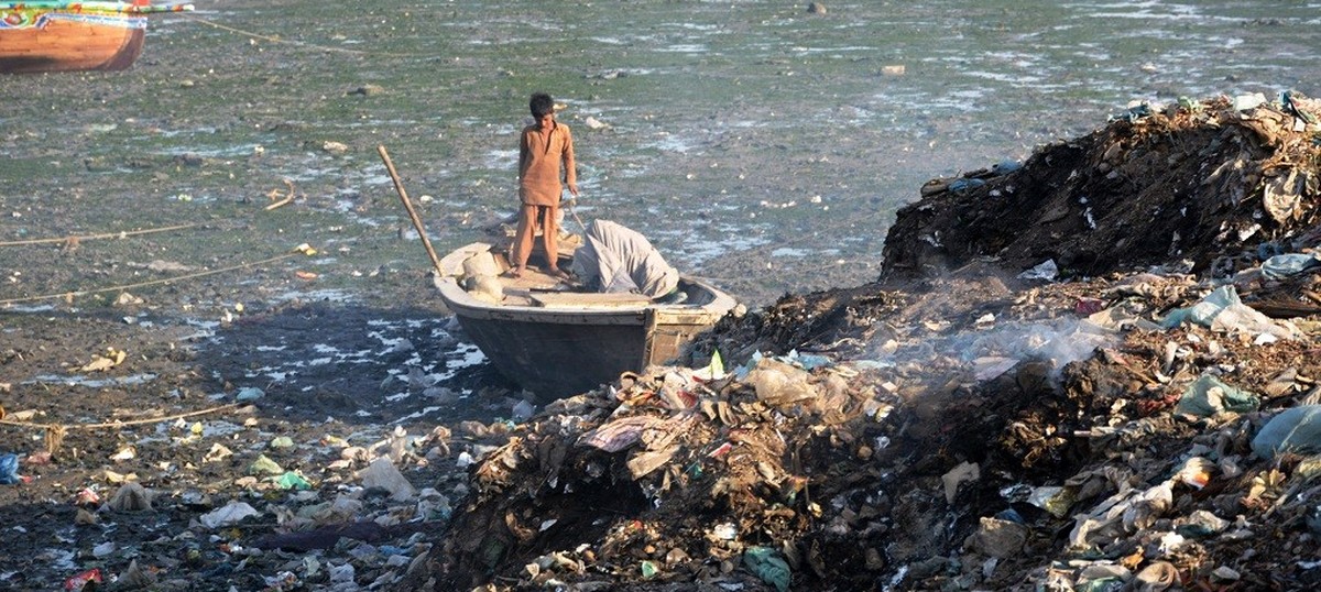 Karachi’s catastrophic pollution of the sea is killing