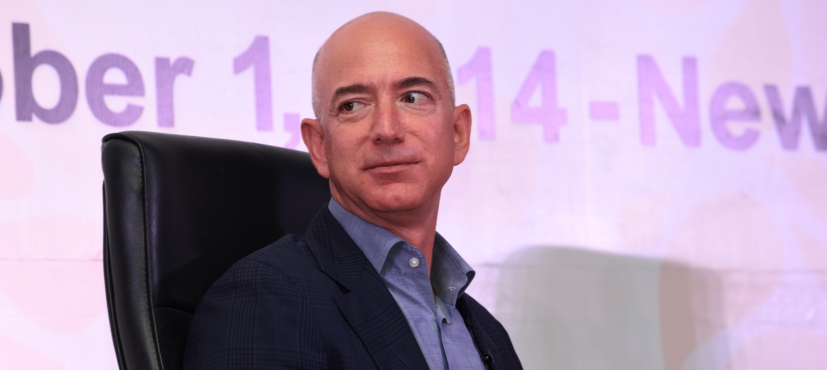 Amazon invests another Rs 2,900 crore in its India unit, raises the stakes in battle with Flipkart