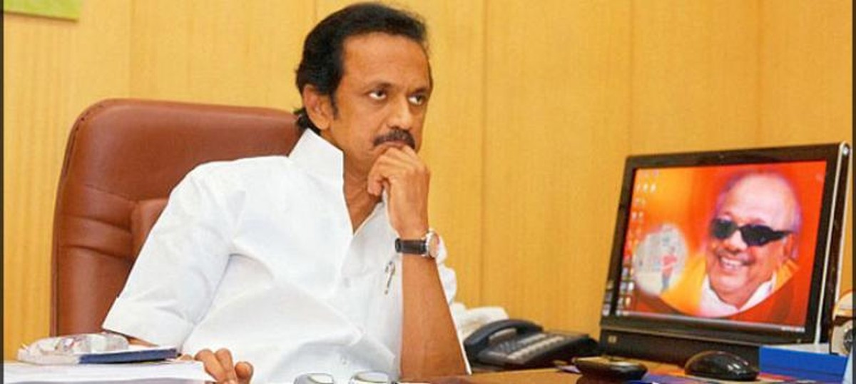 DMK gives Tamil Nadu governor one week to call for a floor test