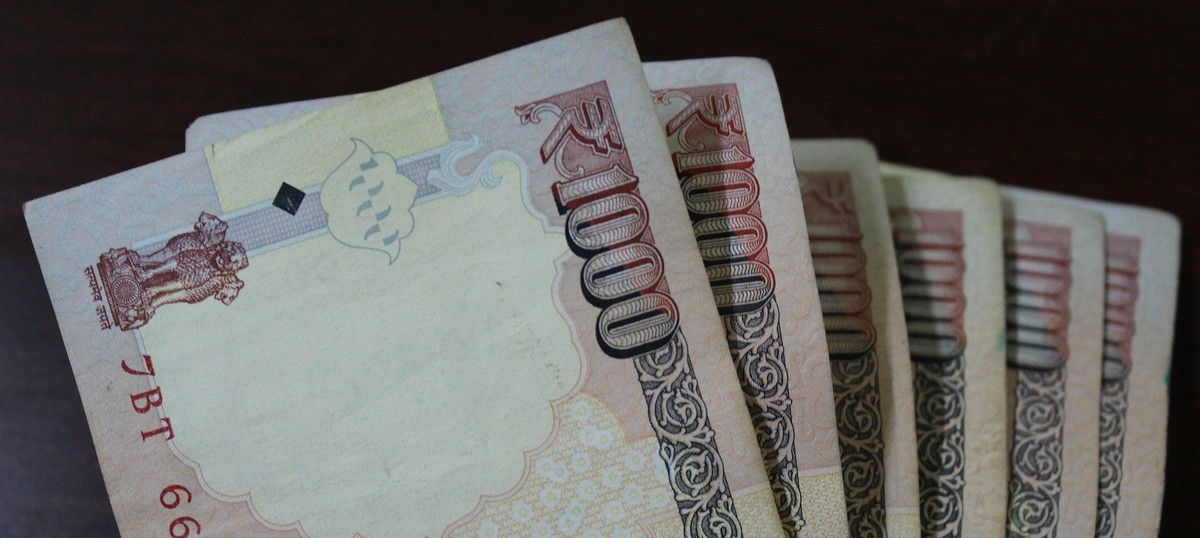 What you need to do with your Rs 500 and Rs 1,000 notes
