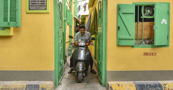 A scooter-riding bookseller has served Kolkata better than Amazon could ever hope to