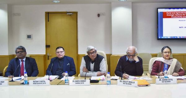 क्यों बड़े जोर-शोर के साथ बनाई गई आर्थिक सलाहकार परिषद मोदी सरकार के किसी काम आती नहीं दिखती