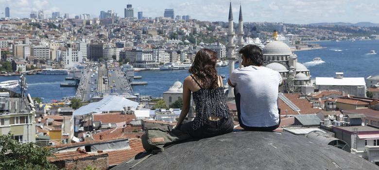 Film review: 'Dil Dhadakne Do' is an empty vessel that makes a pretty noise
