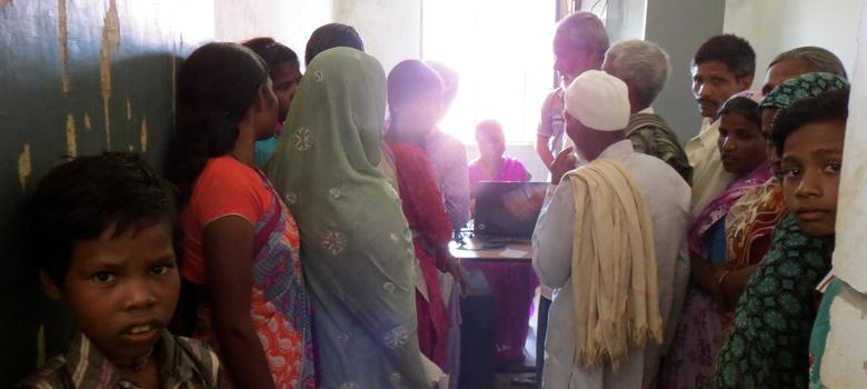 Aadhaar now mandatory for women in BPL homes to apply for free LPG connections
