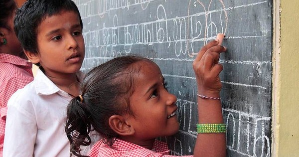 देश का सबसे पिछड़ा जिला नबरंगपुर शिक्षा के मामले में इतना अगड़ा कैसे है?