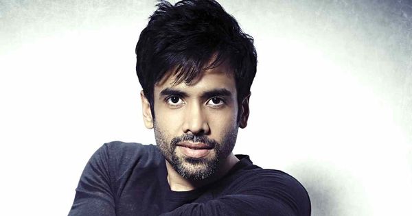 तुषार कपूर ने पिता बनने के जोश में बच्चे से मां का बुनियादी हक छीना है