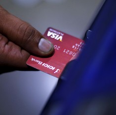 सरकारी सेवाओं के लिए कार्ड से भुगतान पर सेवा शुल्क खत्म होने सहित आज के अखबारों की प्रमुख सुर्खियां