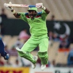 Cricket fans promote #ProfileForPeace, but Pakistan ex-captain Javed Miandad proves a buzzkill