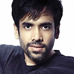 तुषार कपूर ने पिता बनने के जोश में बच्चे से मां का बुनियादी हक छीना है