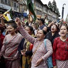 क्यों दार्जिलिंग में लगी इस आग के पीछे पश्चिम बंगाल की भाषाई राजनीति की बड़ी भूमिका है