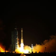 अंतरिक्ष में चीन का मानवयुक्त यान जाने के अलावा 15 अक्टूबर के नाम और क्या-क्या दर्ज है?