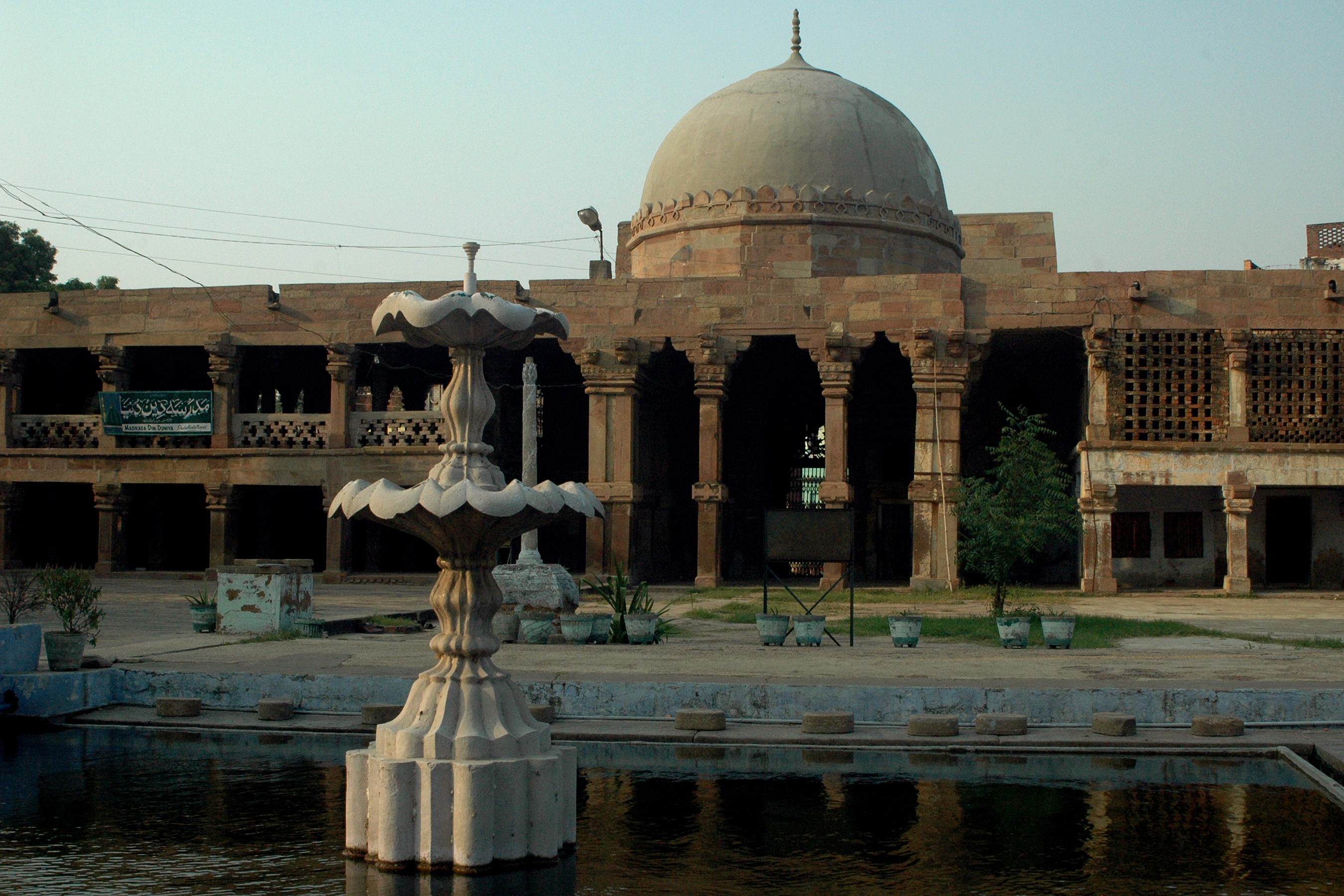 Uttar Pradesh In Taj Mahal’s shadow, Jaunpur’s heritage decays for